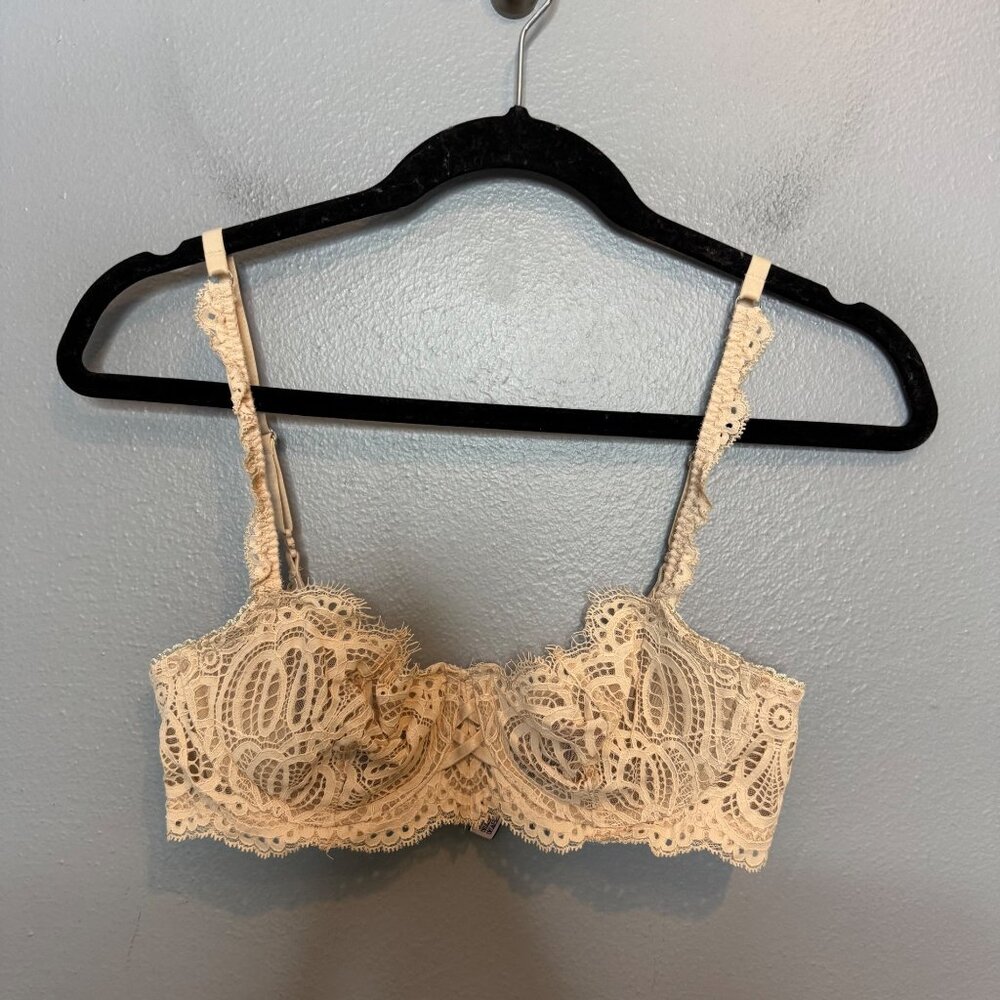 VICTORIA'S SECRET unlined push up without padding nude lace bra size 34C